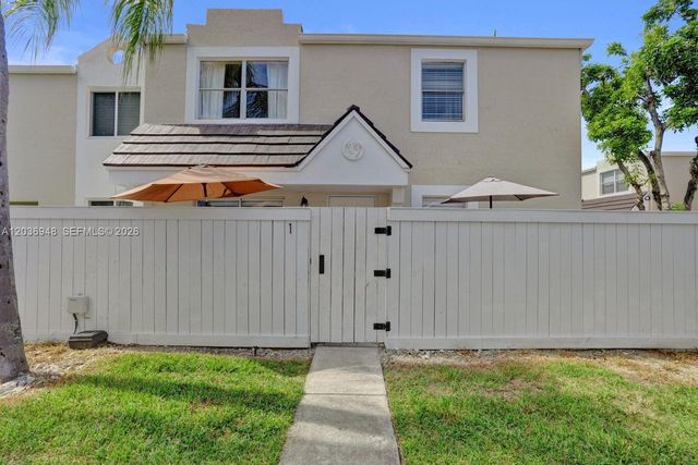 4555 SW 68th Ct Cir 111, Miami, FL 33155