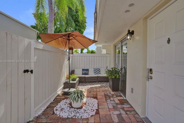 4555 SW 68th Ct Cir 111, Miami, FL 33155