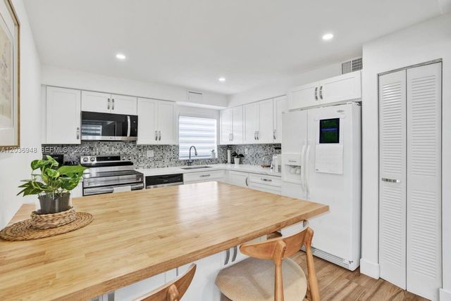 4555 SW 68th Ct Cir 111, Miami, FL 33155