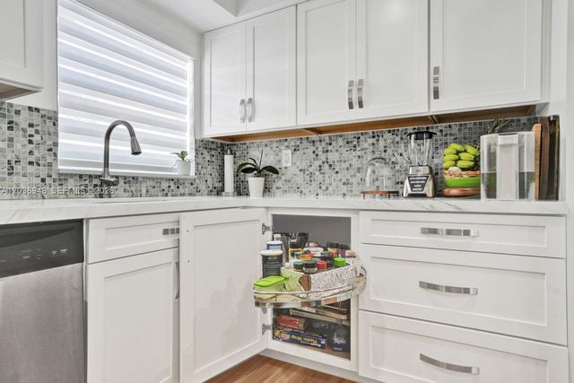 4555 SW 68th Ct Cir 111, Miami, FL 33155