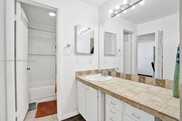 4555 SW 68th Ct Cir 111, Miami, FL 33155