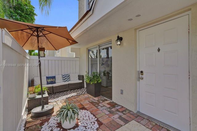 4555 SW 68th Ct Cir 111, Miami, FL 33155