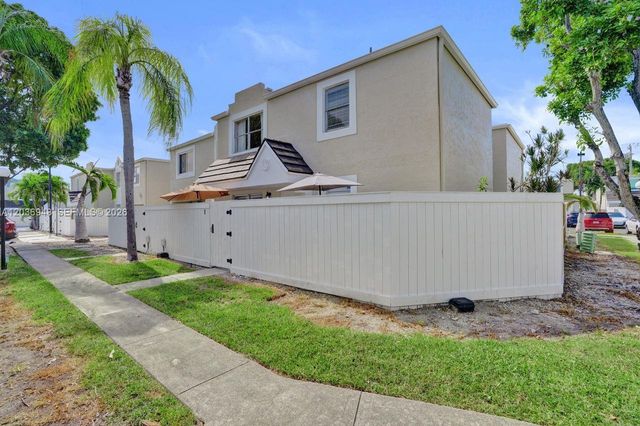 4555 SW 68th Ct Cir 111, Miami, FL 33155