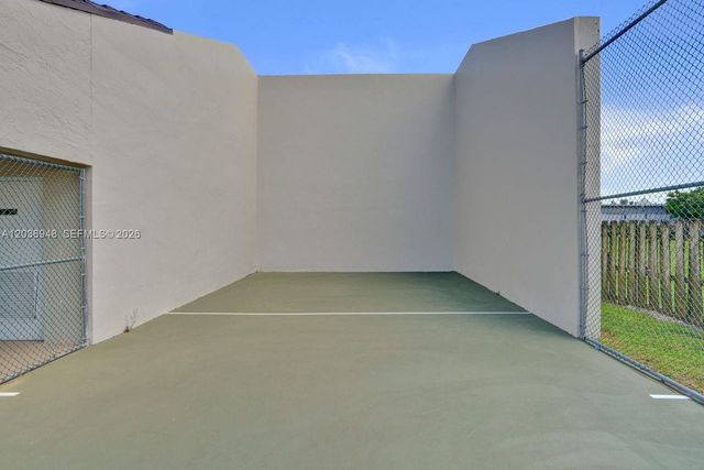 4555 SW 68th Ct Cir 111, Miami, FL 33155