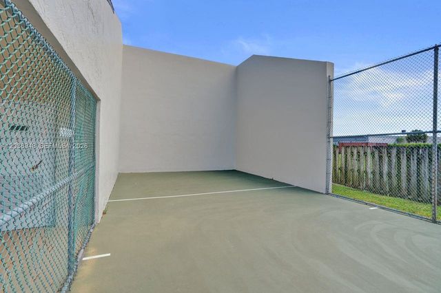 4555 SW 68th Ct Cir 111, Miami, FL 33155