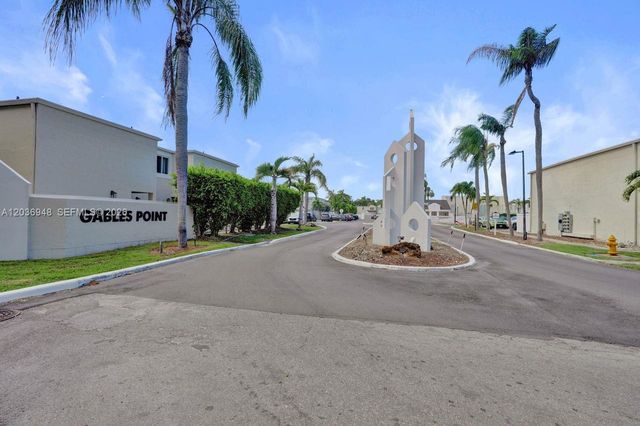 4555 SW 68th Ct Cir 111, Miami, FL 33155
