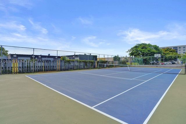 4555 SW 68th Ct Cir 111, Miami, FL 33155