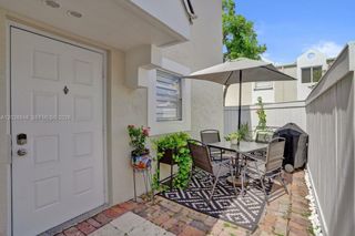 4555 SW 68th Ct Cir 111, Miami, FL 33155
