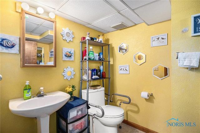 710 N Byrne Road, Toledo, OH 43607