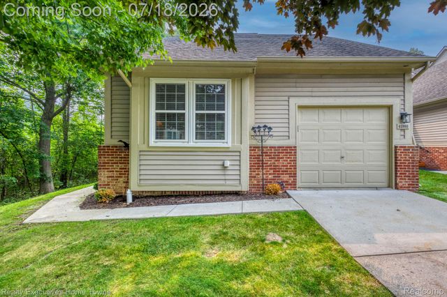 41993 Arrowhead Drive, Novi, MI 48377