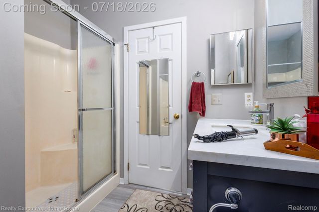 41993 Arrowhead Drive, Novi, MI 48377