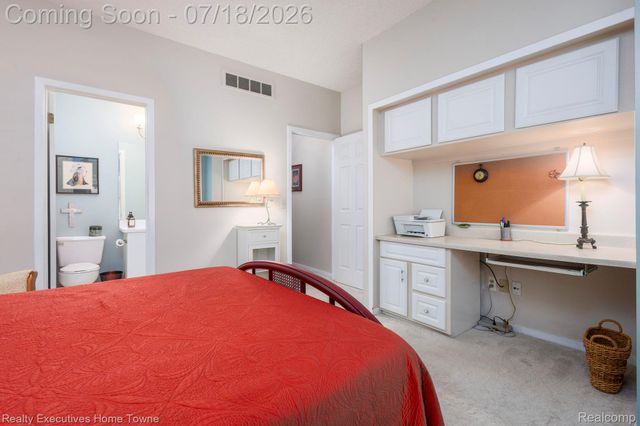 41993 Arrowhead Drive, Novi, MI 48377