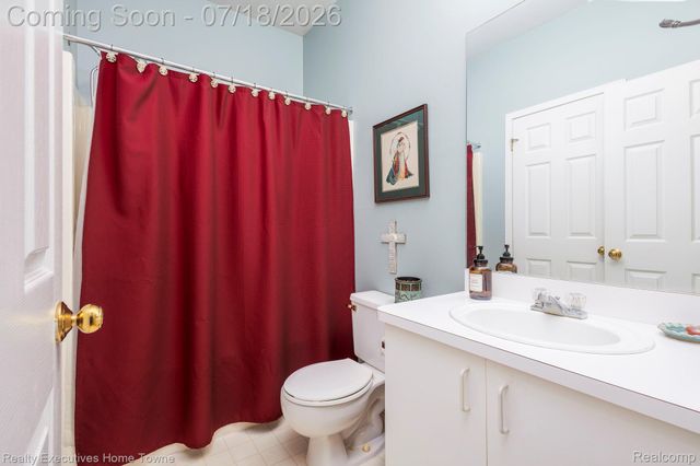 41993 Arrowhead Drive, Novi, MI 48377