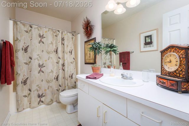 41993 Arrowhead Drive, Novi, MI 48377