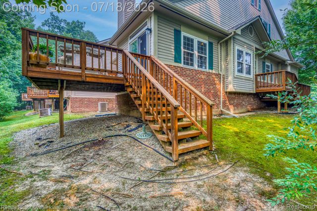 41993 Arrowhead Drive, Novi, MI 48377