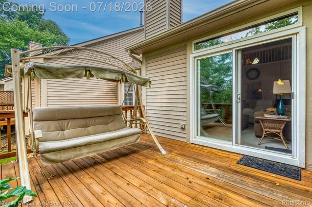 41993 Arrowhead Drive, Novi, MI 48377