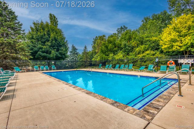 41993 Arrowhead Drive, Novi, MI 48377