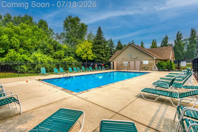 41993 Arrowhead Drive, Novi, MI 48377