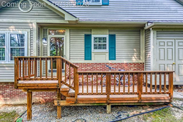 41993 Arrowhead Drive, Novi, MI 48377