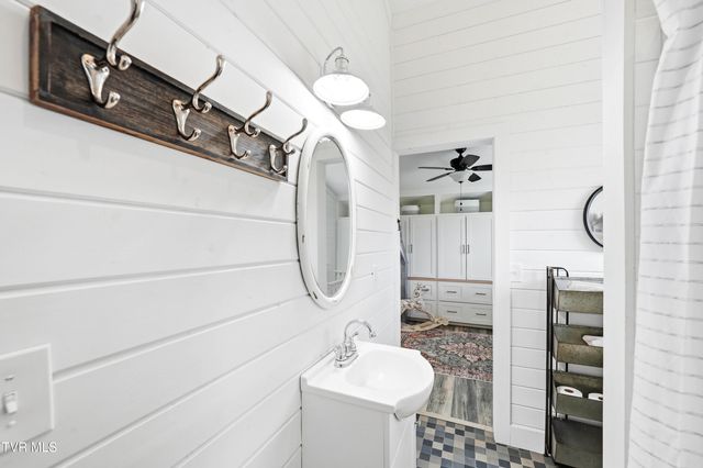 565 Gap Creek Road, Elizabethton, TN 37643