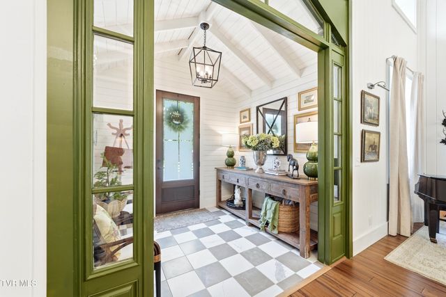 565 Gap Creek Road, Elizabethton, TN 37643