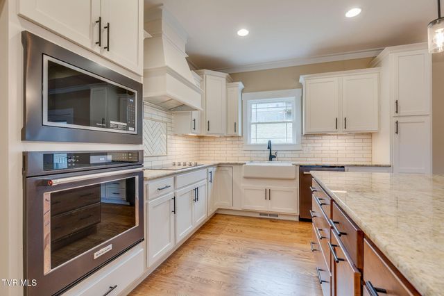 920 Daybreak Crest, Jonesborough, TN 37659