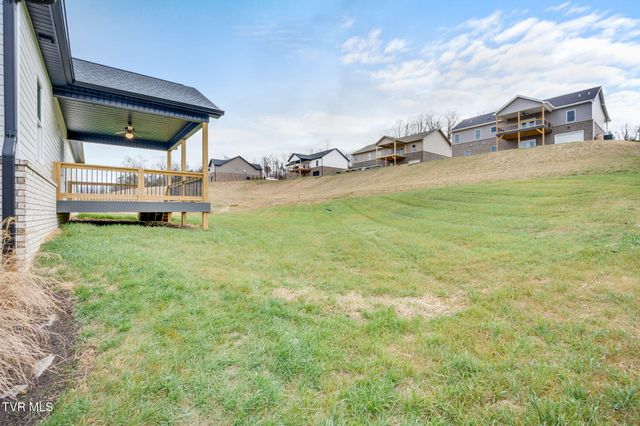 920 Daybreak Crest, Jonesborough, TN 37659