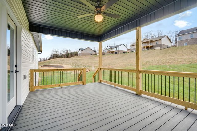 920 Daybreak Crest, Jonesborough, TN 37659