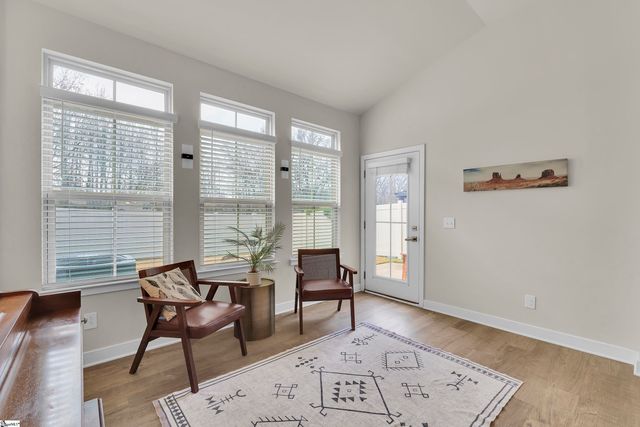 31 Moss Hollow Way, Simpsonville, SC 29680