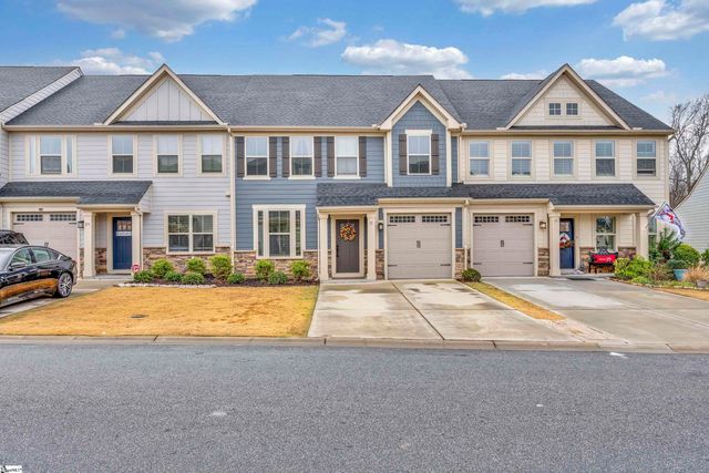 31 Moss Hollow Way, Simpsonville, SC 29680