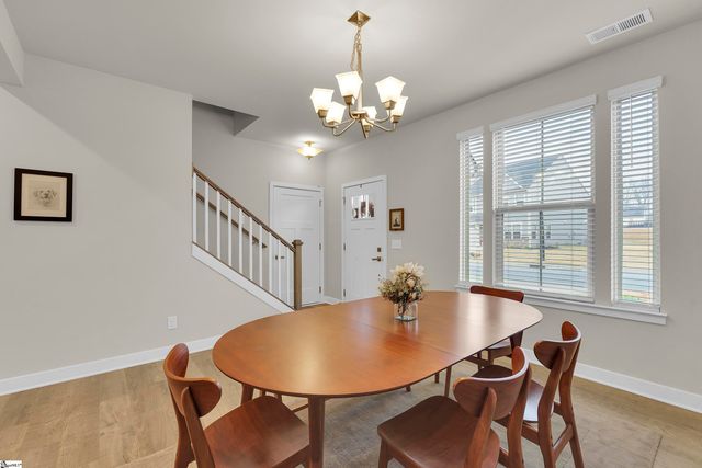 31 Moss Hollow Way, Simpsonville, SC 29680