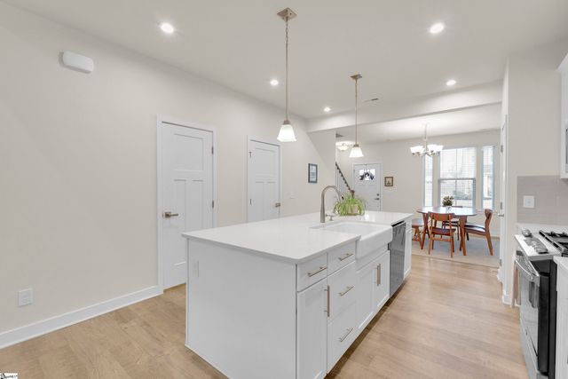 31 Moss Hollow Way, Simpsonville, SC 29680