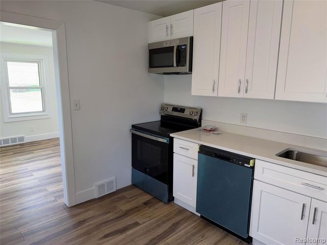 14424 Borgman Street, Oak Park, MI 48237