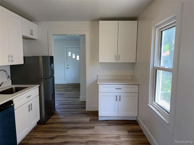14424 Borgman Street, Oak Park, MI 48237