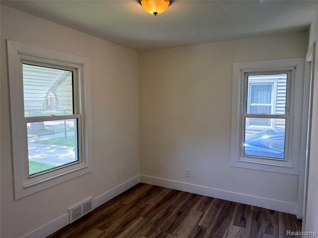 14424 Borgman Street, Oak Park, MI 48237