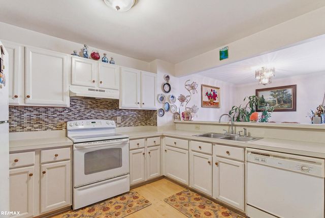 1288 Jay Street, Waterford, MI 48327