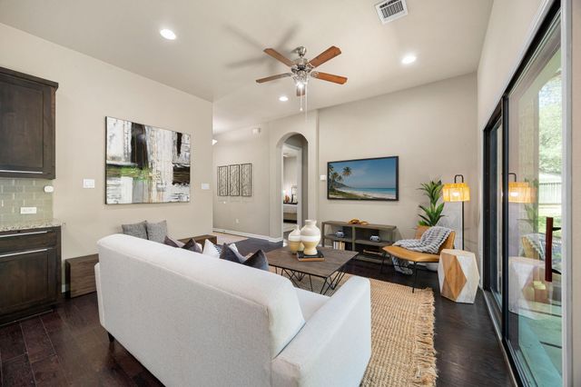 6916 Barstow CT, Austin, TX 78749