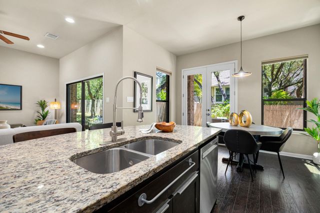 6916 Barstow CT, Austin, TX 78749