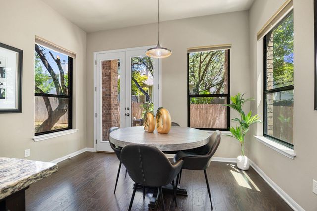 6916 Barstow CT, Austin, TX 78749