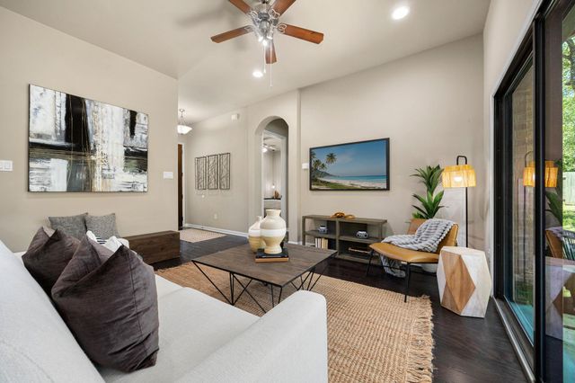6916 Barstow CT, Austin, TX 78749