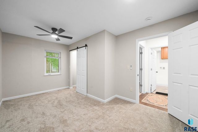 3239 N Lewis Ave Avenue, Sioux Falls, SD 57104