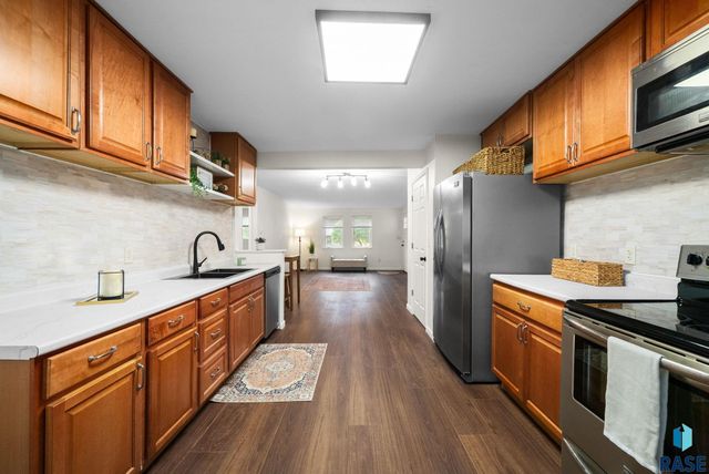 3239 N Lewis Ave Avenue, Sioux Falls, SD 57104