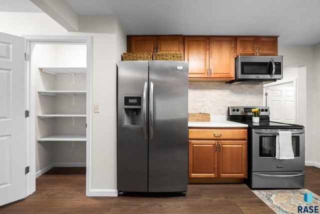 3239 N Lewis Ave Avenue, Sioux Falls, SD 57104