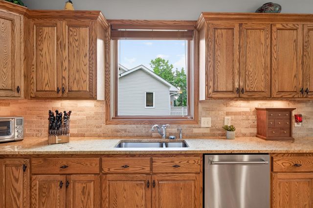 607 100th Court NE, Blaine, MN 55434