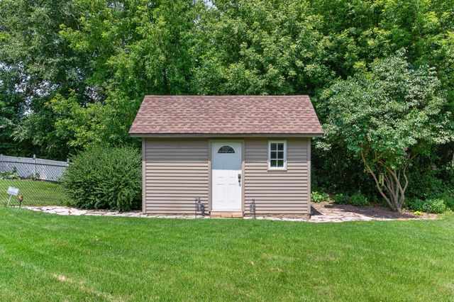 607 100th Court NE, Blaine, MN 55434