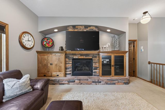 607 100th Court NE, Blaine, MN 55434