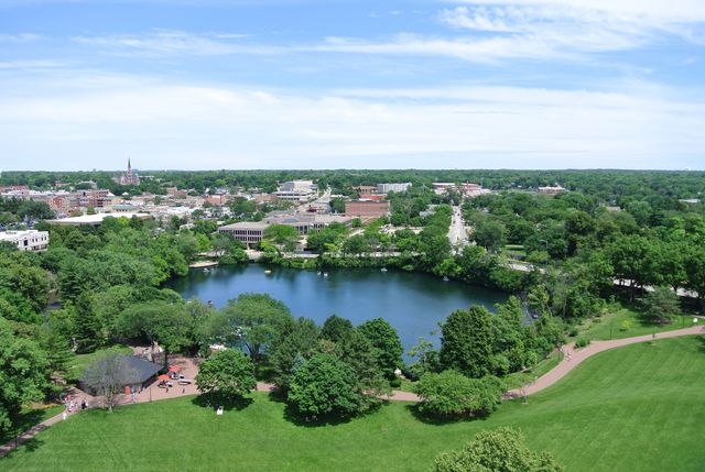 509 Aurora Avenue 202, Naperville, IL 60540