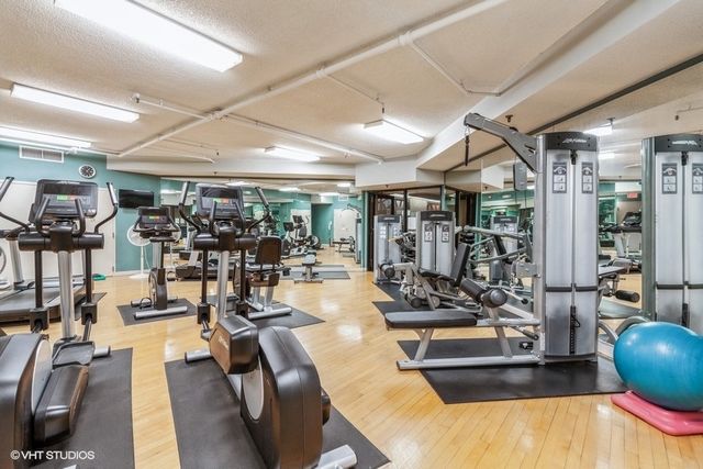 509 Aurora Avenue 202, Naperville, IL 60540