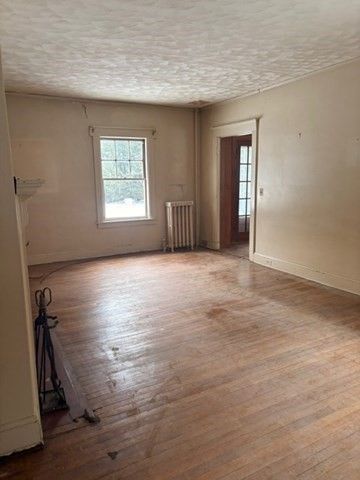 41 Dartmouth St, Holyoke, MA 01040