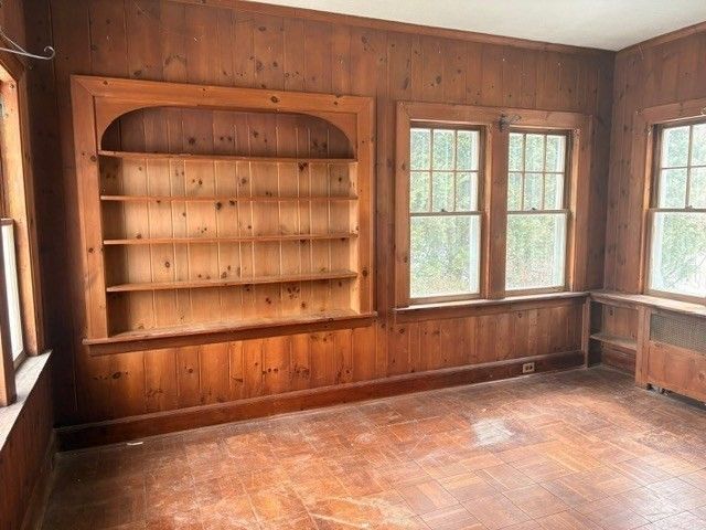 41 Dartmouth St, Holyoke, MA 01040